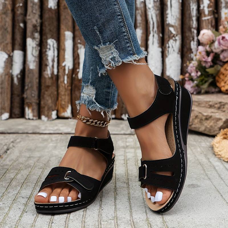 SELINA™ | Strap Wedge