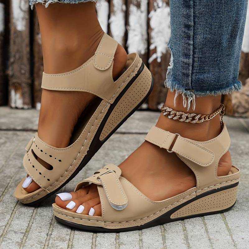 SELINA™ | Strap Wedge