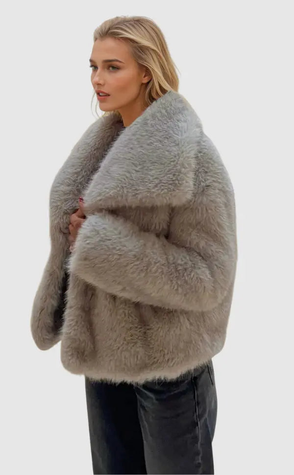 FARAH™ | Fur Coat